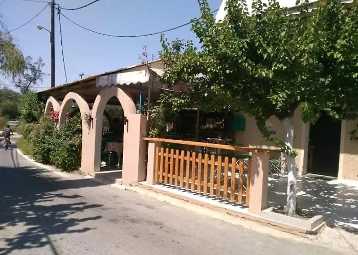 Katafygio Zuflucht Mini-hôtel Marathias